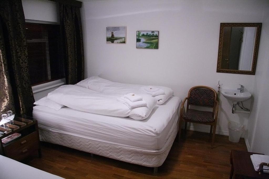 Husavik Guesthouse Pokój zdjęcie