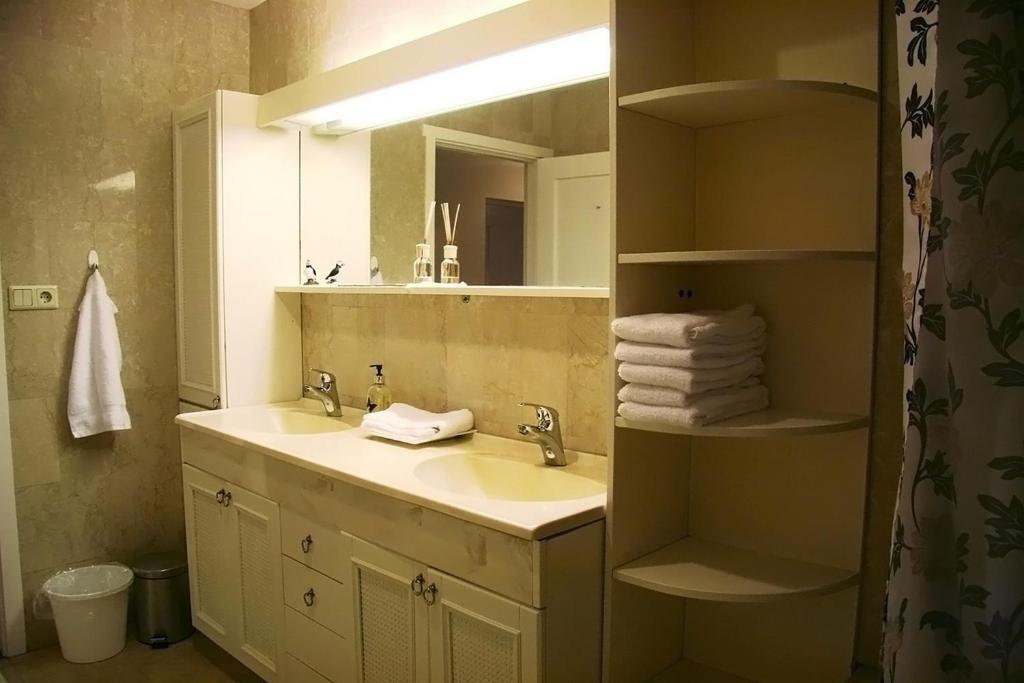 Husavik Guesthouse Zewnętrze zdjęcie